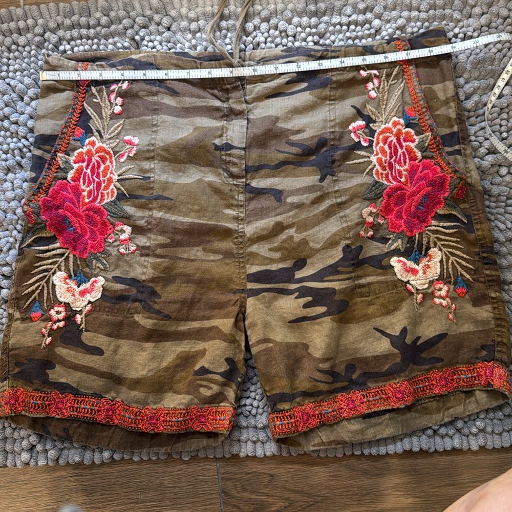 Johnny Was Camouflage Floral Embroidered Shorts - Picture 3 of 10